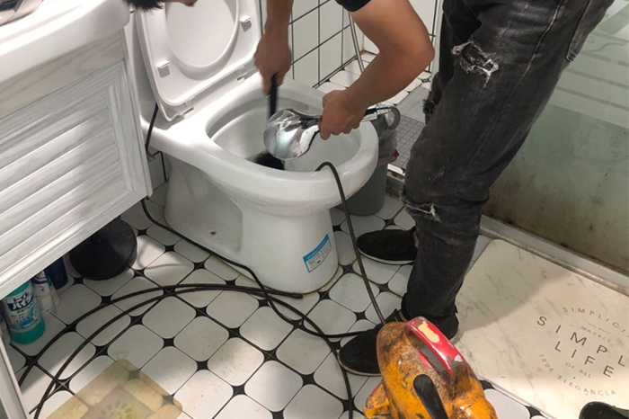 杨市办事处疏通下水道