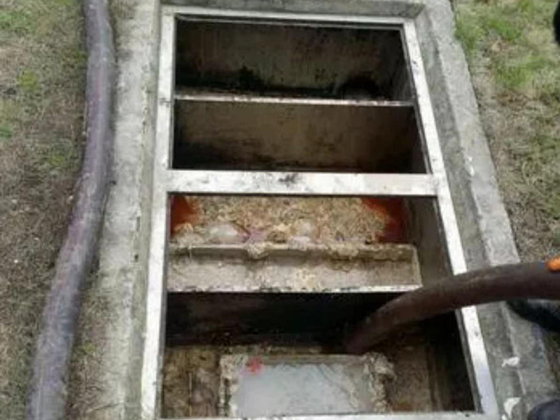杨市办事处隔油池清理